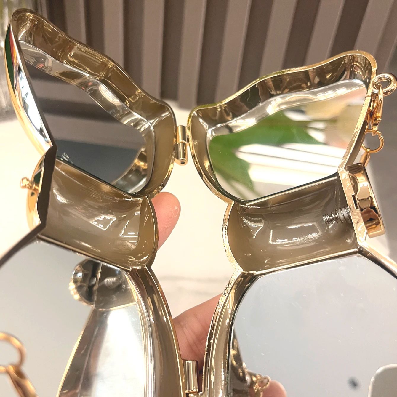 Goldene Abendtasche, Geldbörse – Luxury Bags Design Bewertung und Preis